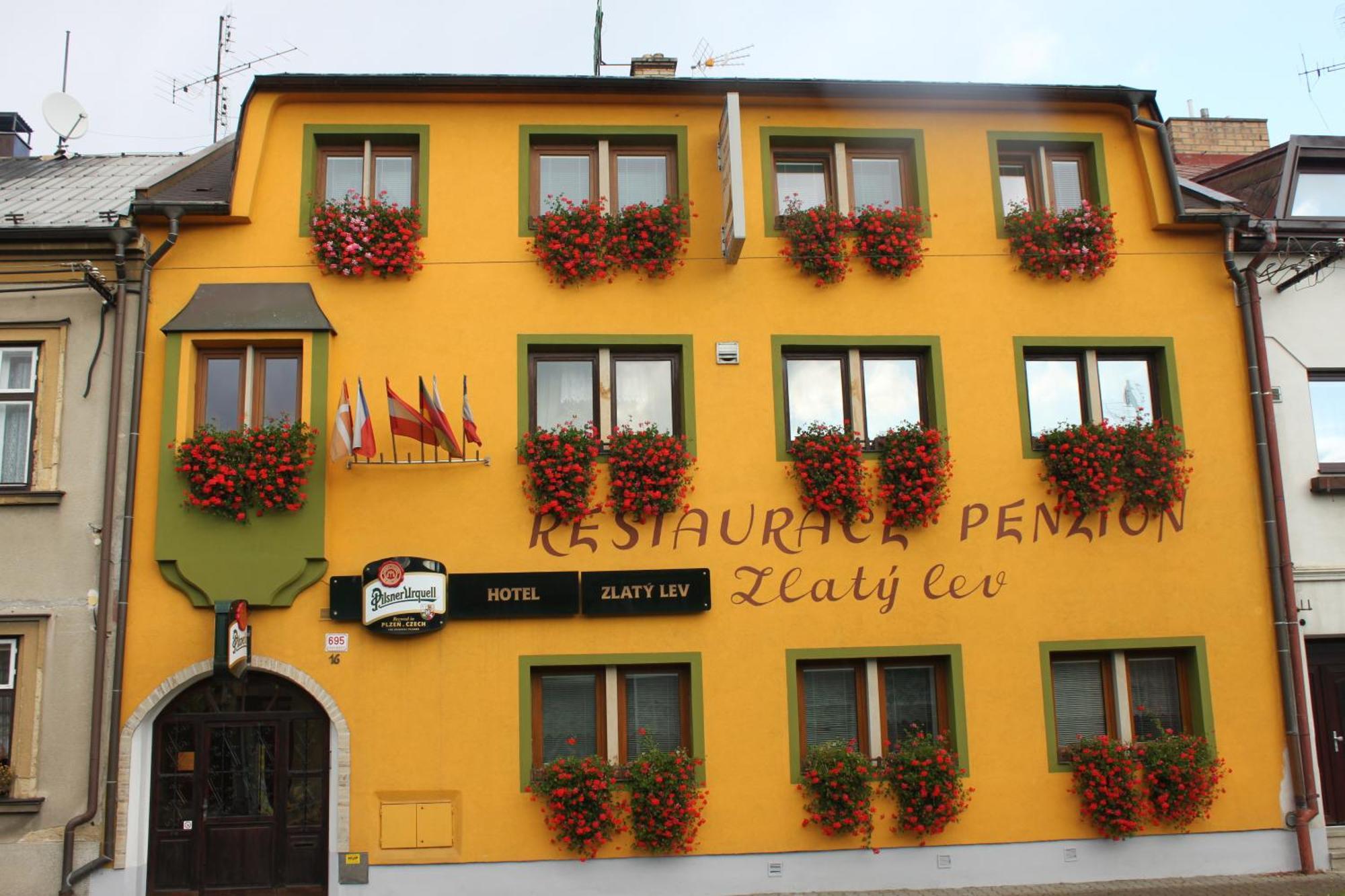 Zlaty Lev Otel Svitavy Dış mekan fotoğraf