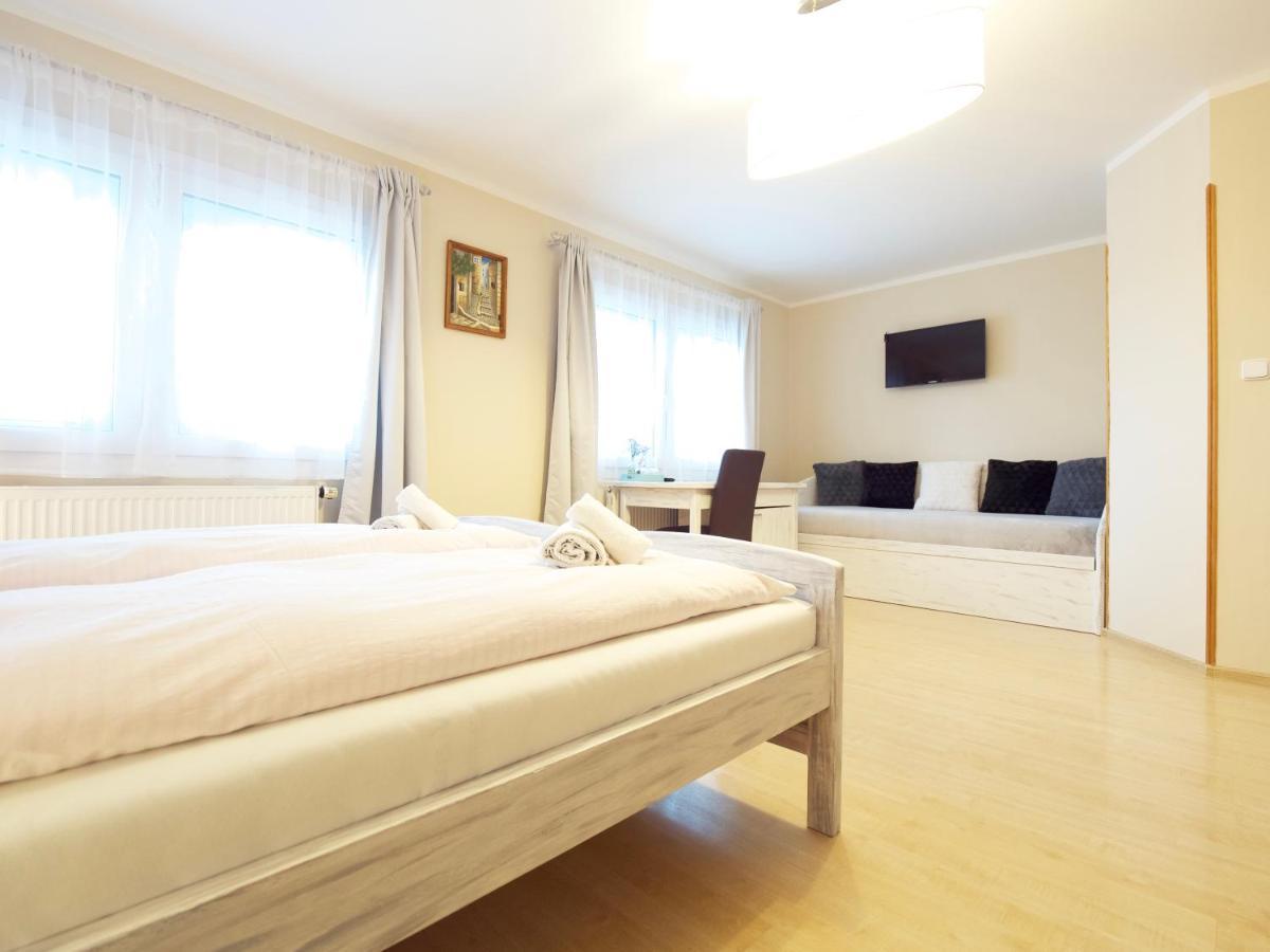 Zlaty Lev Otel Svitavy Dış mekan fotoğraf
