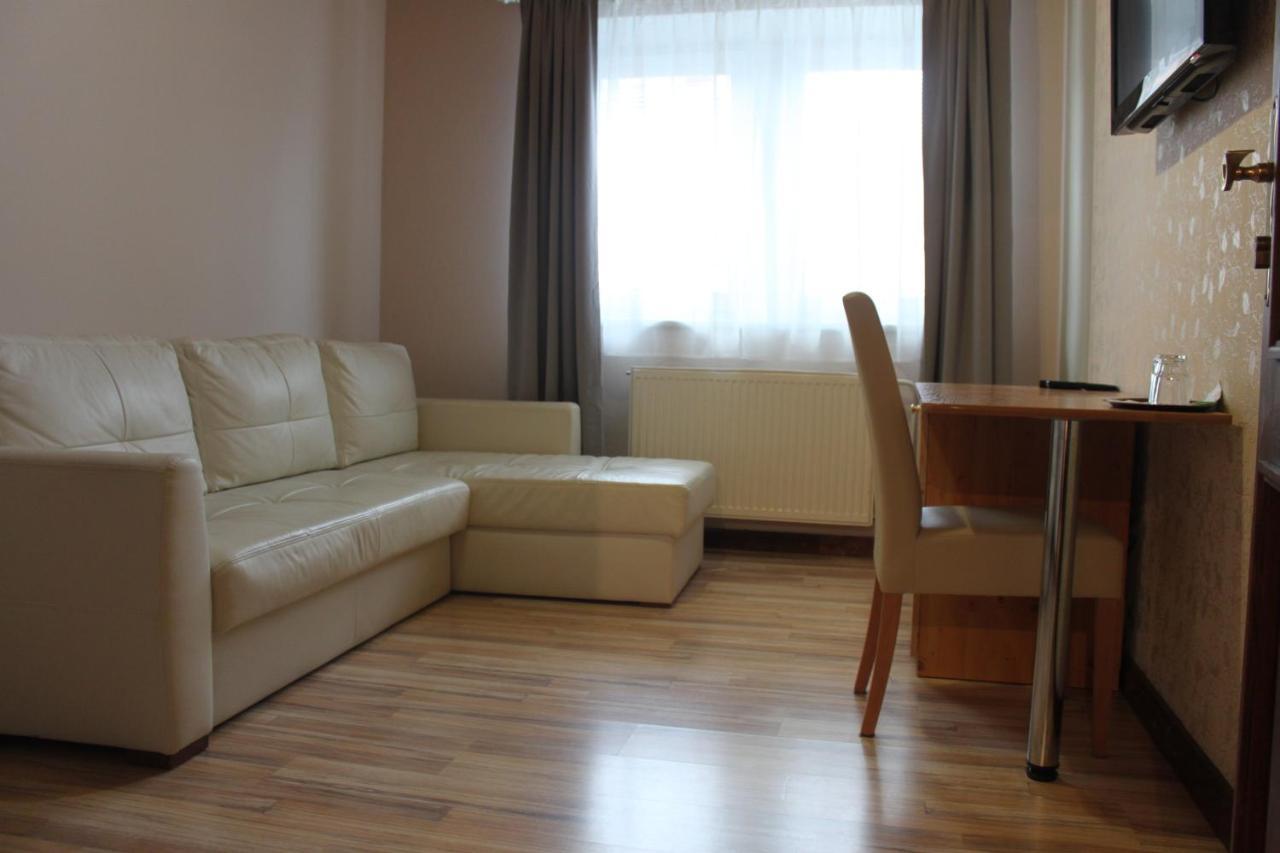 Zlaty Lev Otel Svitavy Dış mekan fotoğraf